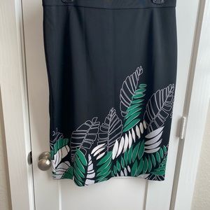 Woman’s INC stretchy skirt XL
